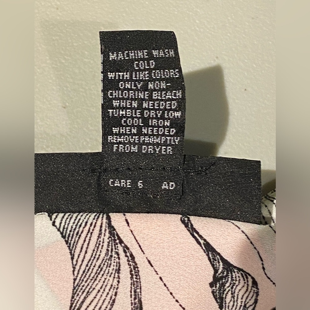 Alfani Floral Coral / Black / White Top, size 8 - Picture 7 of 10